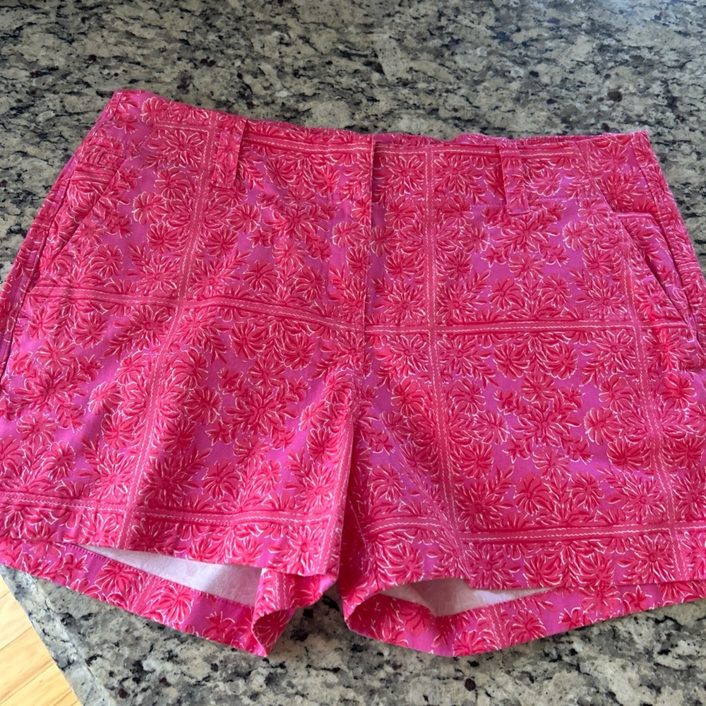Vineyard Vines Women's Size 10 Pink Floral Printed Everyday Shorts - Picture 3 of 6